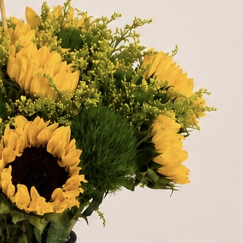 Sunflower Graduation Arrangement in Black Glass Vase – Graduation Gift 7