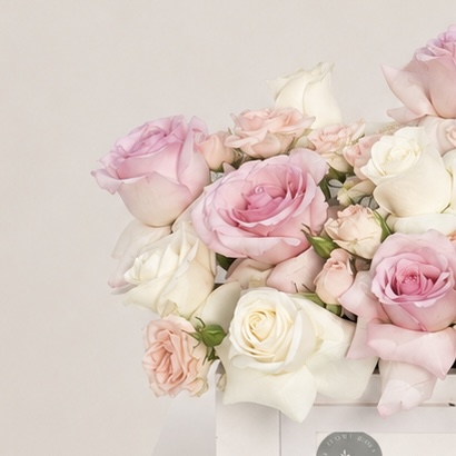 Pink & White Roses Graduation Box – Elegant Graduation Flowers for Her 7