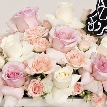 Pink & White Roses Graduation Box – Elegant Graduation Flowers for Her 5