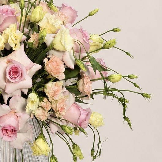 Pink Roses Get Well Arrangement in Luxury Glass Vase – Alhamdulillah Ala Al Salama 6
