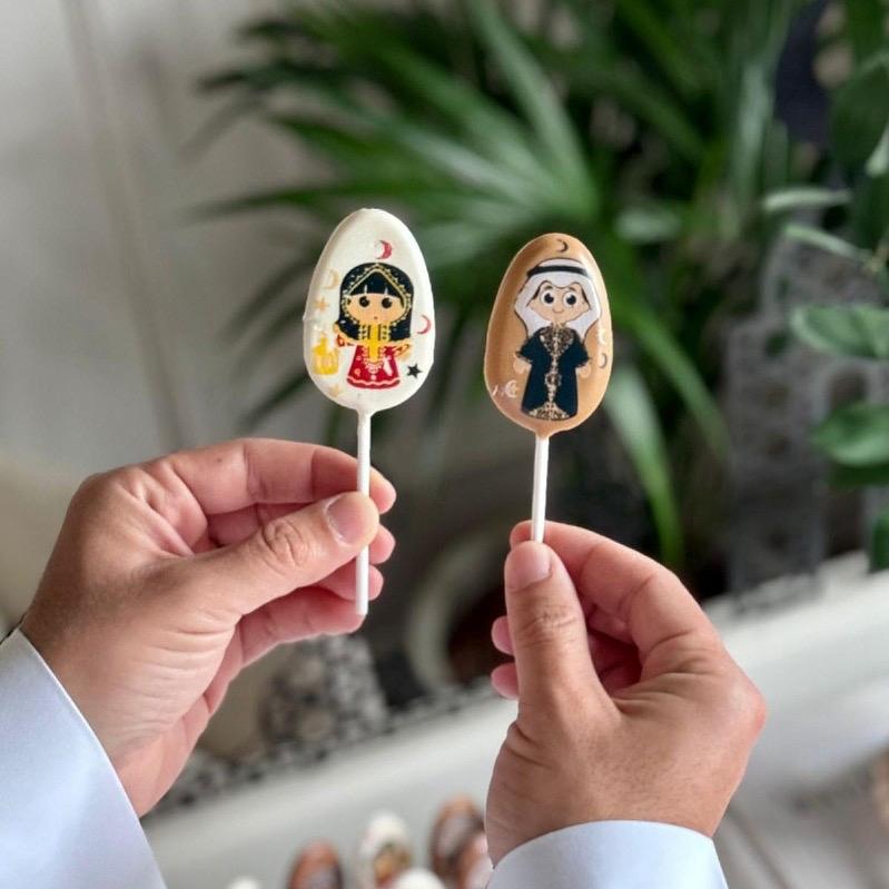 Luxury Character Chocolate Sticks Stand – Premium Chocolate Favors for Special Occasions
