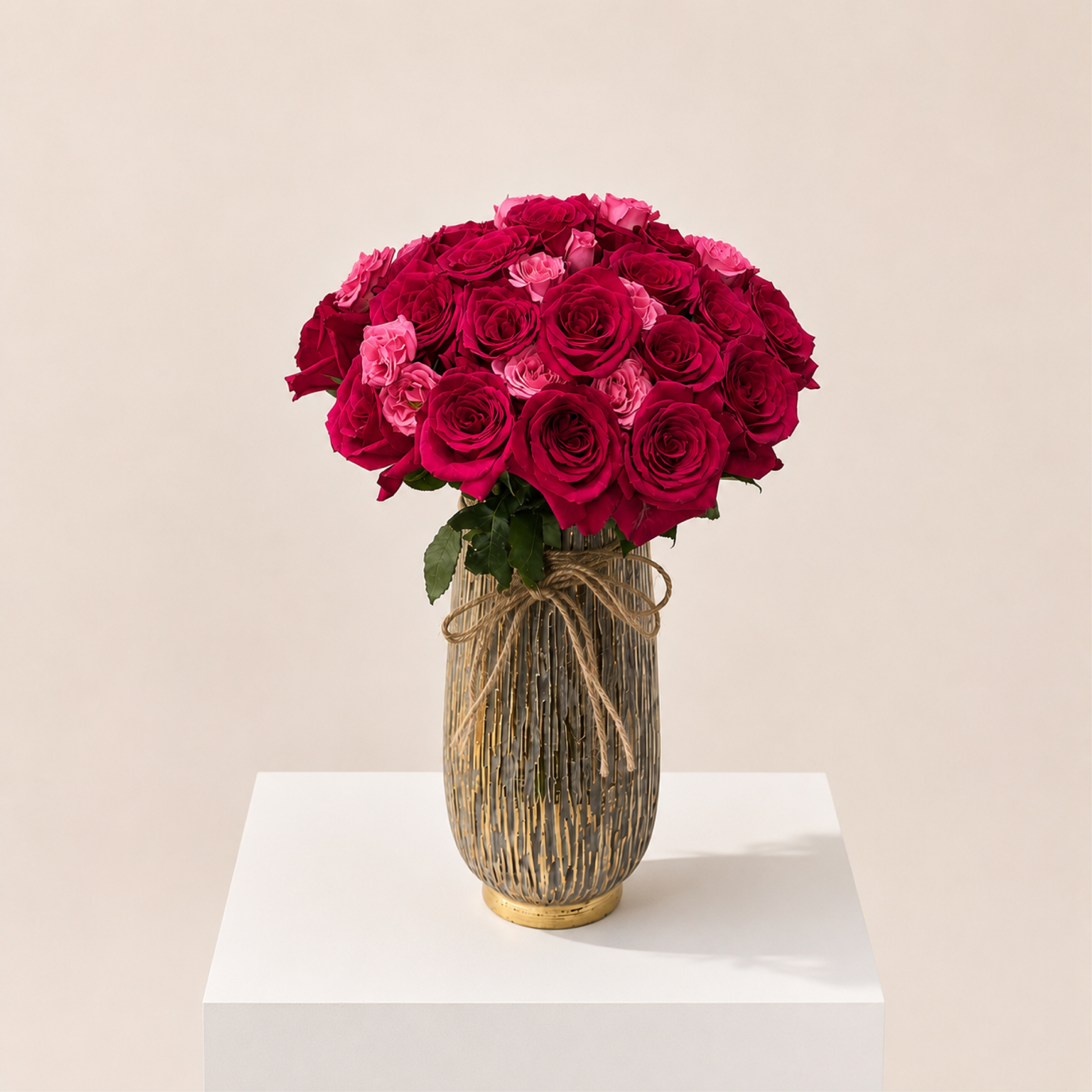Luxury Pink & Red Rose Arrangement – Elegant Rose Vase for Special Occasions 2