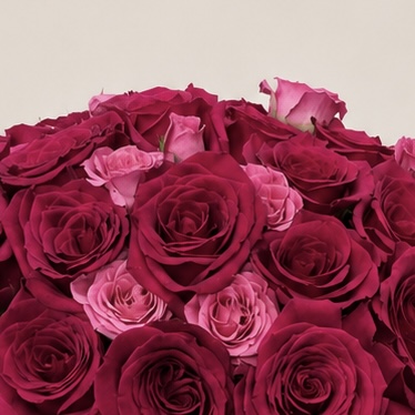 Luxury Red & Pink Rose Arrangement in Crystal Glass Vase | Premium Fresh Roses | Flori Mart Qatar 5