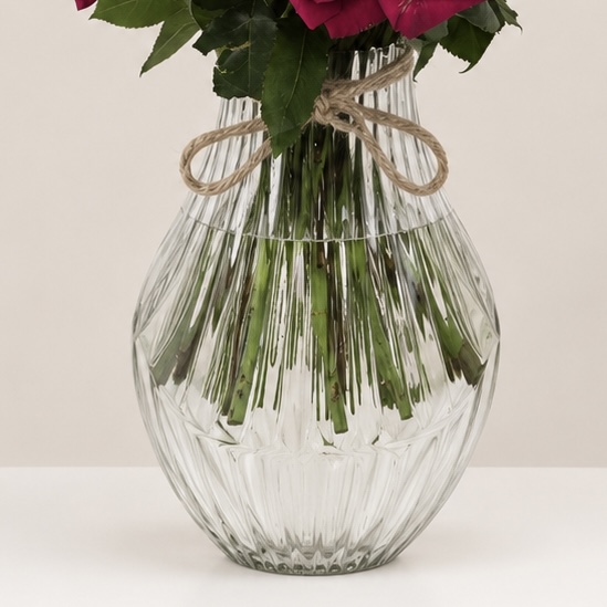 Luxury Red & Pink Rose Arrangement in Crystal Glass Vase | Premium Fresh Roses | Flori Mart Qatar 3