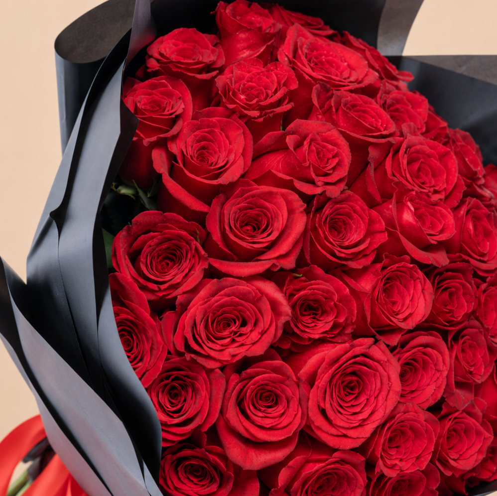 Red Rose Bouquet with Black Wrap | 100 Roses 4