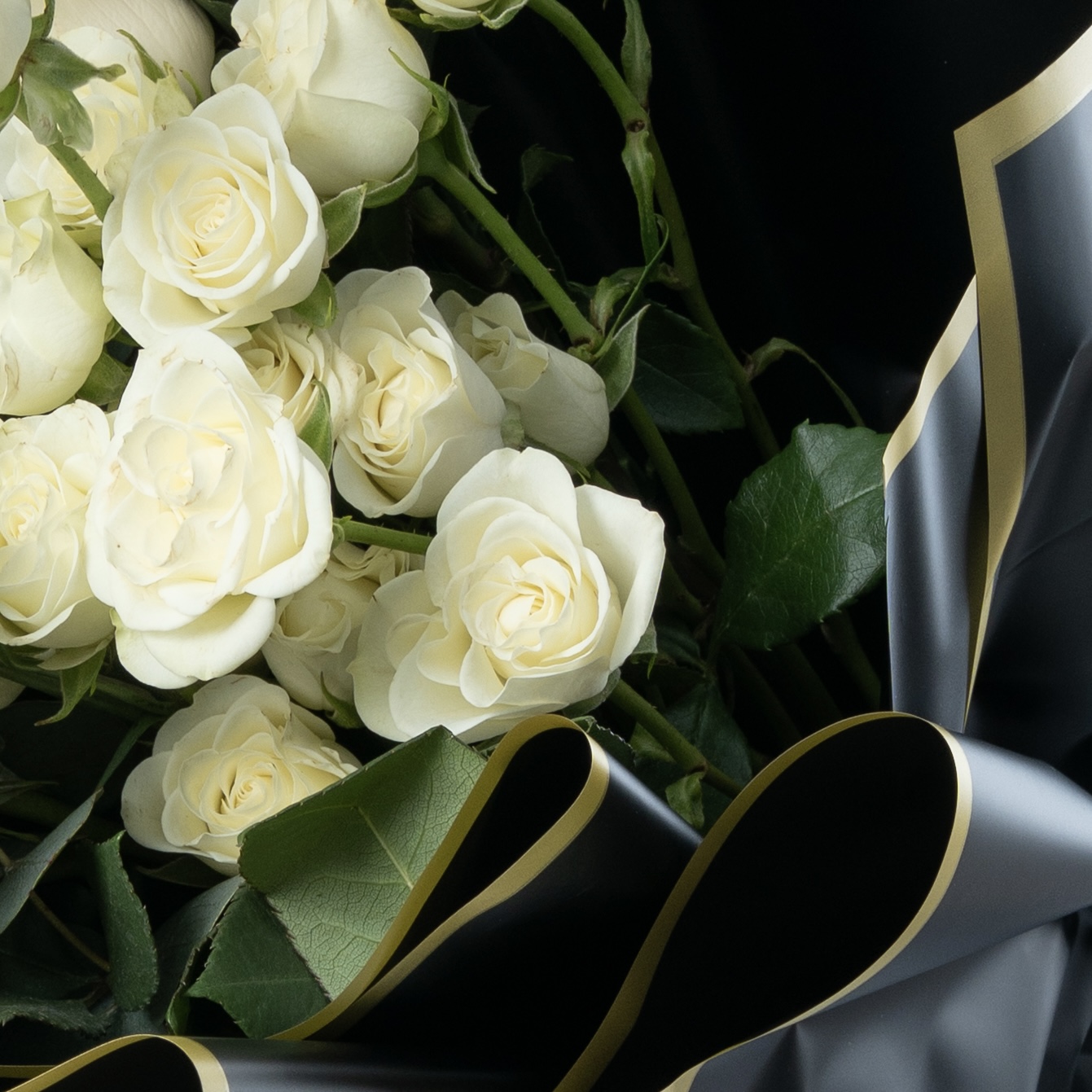 Luxury White Spray Rose Bouquet | Premium White Rose Bouquet | Flori Mart Qatar 2