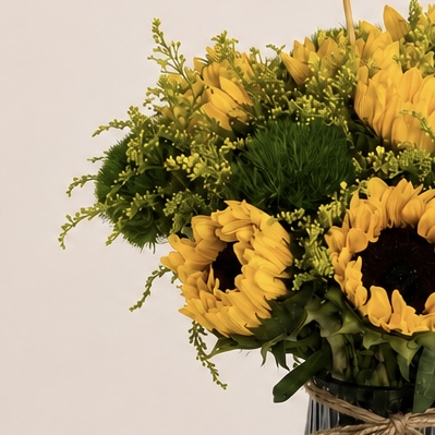 Sunflower Graduation Arrangement in Black Glass Vase – Graduation Gift 6