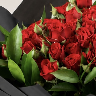 Luxury Red Spray Roses Bouquet | 20 Red Spray Roses with Elegant Black Wrap 3