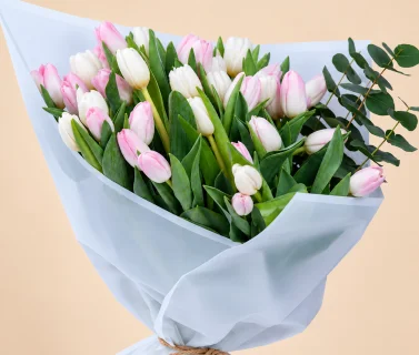 Pink & White Tulip Bouquet with Eucalyptus 3