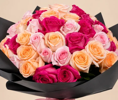 Pink & Peach Rose Bouquet with Black Wrap | 50 Roses 3